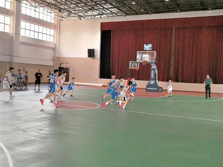 JIChI, 教练员参赛, 成部分
