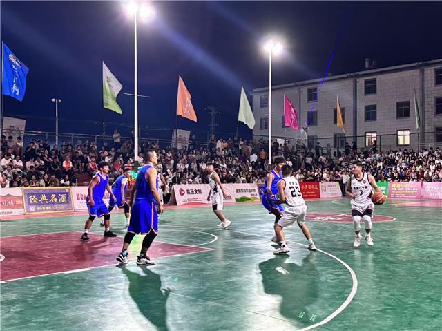 激烈角逐 激烈角逐