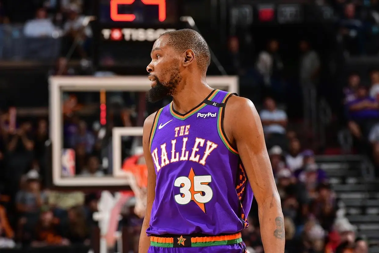 实起来, 正式现身休